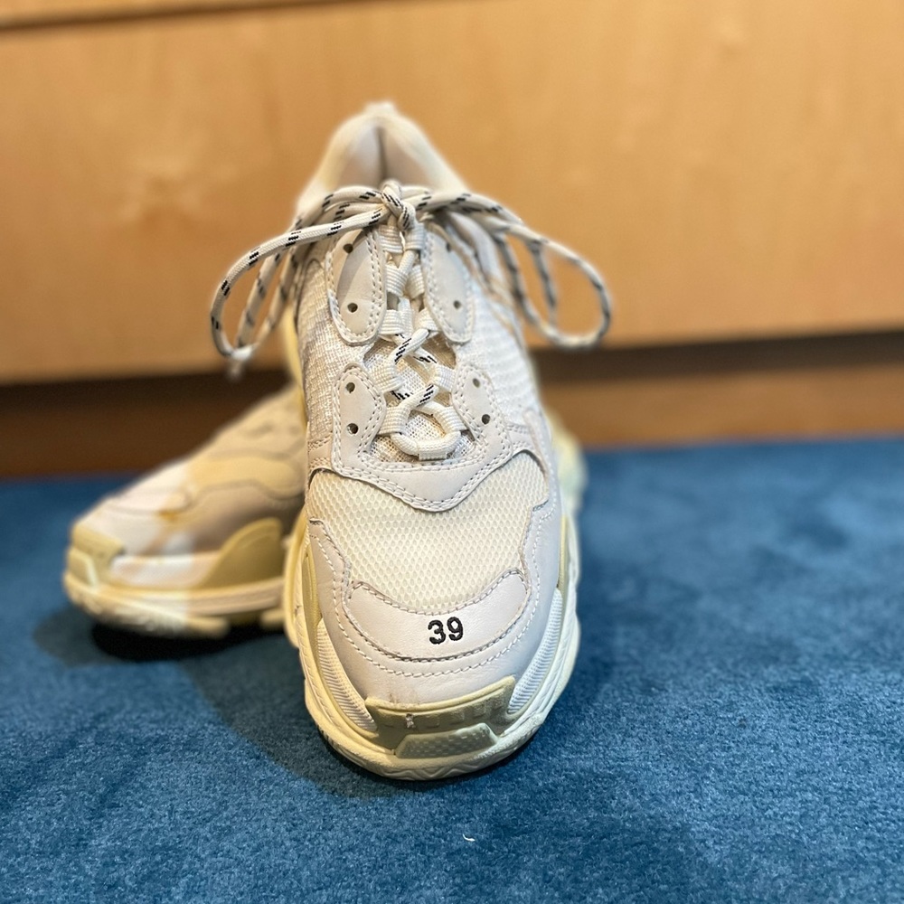 Balenciaga Triple S sneakers - Picture 11 of 16